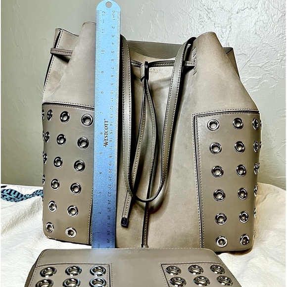 Tory Burch - Leather Bag & Wallet - Picture 3 of 16